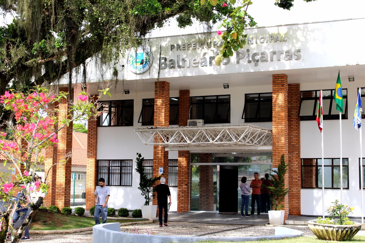 Prefeitura de Balneário Piçarras – SC e IPRESP promove três Concursos Públicos