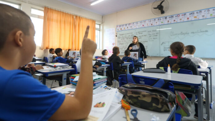 Maior Concurso da História da Educação de SC: Mais de 70 Mil Inscritos Confirmados!