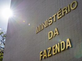 Fazenda quer limitar supersalários de servidor e mudar seguro-desemprego