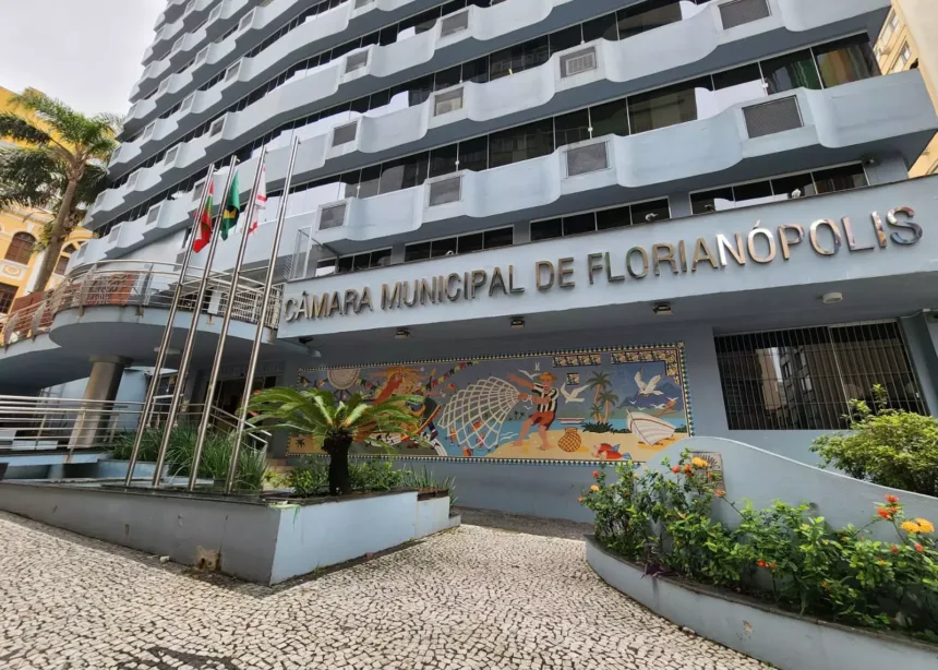 Concurso Câmara de Florianópolis: Comissão Alterada e Novidades