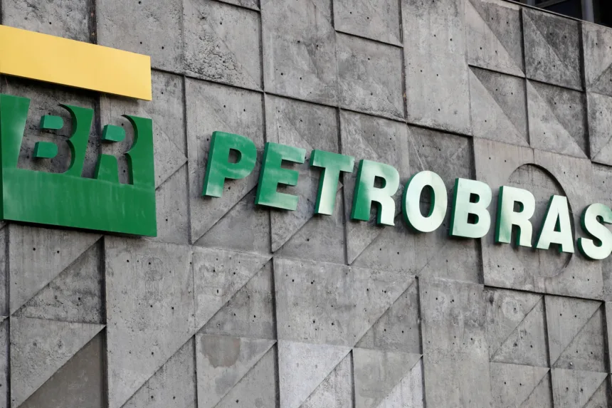 Concurso Petrobras 2025 para Nível Médio: cargos, salários e dicas de estudo!